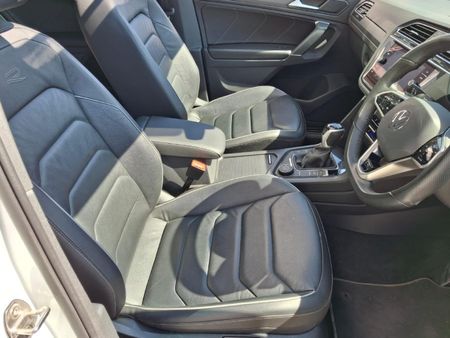 2022-Volkswagen-Tiguan-20-TSI-R-Line-4Motion-DSG-Auto-162kW_16