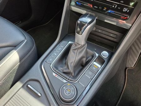 2022-Volkswagen-Tiguan-20-TSI-R-Line-4Motion-DSG-Auto-162kW_8