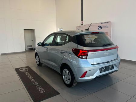 2023-Hyundai-Grand-i10-10-Motion_3