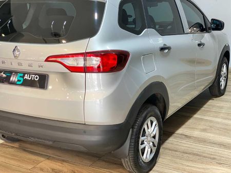 2025-Renault-Triber-10-Expression_27