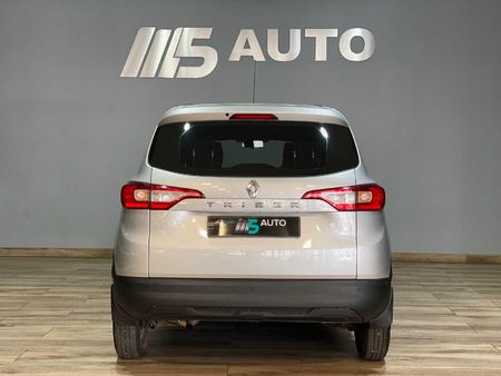 2025-Renault-Triber-10-Expression_4