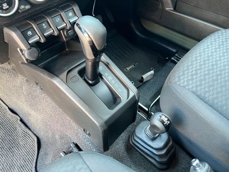 2025-Suzuki-Jimny-15-GLX-AllGrip-5-Door-Auto_16