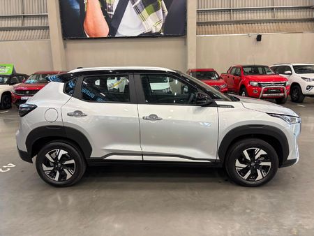 2025-Nissan-Magnite-10-Acenta_1