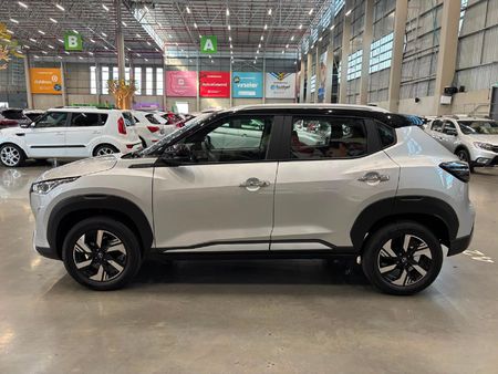 2025-Nissan-Magnite-10-Acenta_5