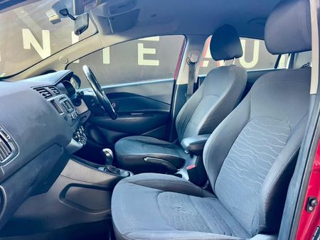 2021-Kia-Rio-14-EX-5-dr_17
