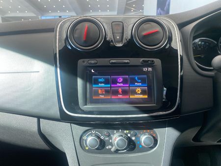 2019-Renault-Sandero-900T-Stepway-Plus-Techroad_11