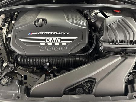 2022-BMW-1-Series-M135i-xDrive_12