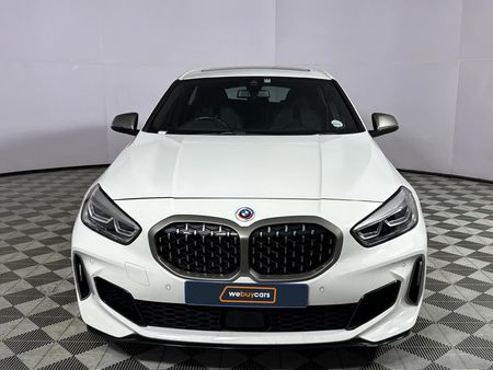 2022-BMW-1-Series-M135i-xDrive_14