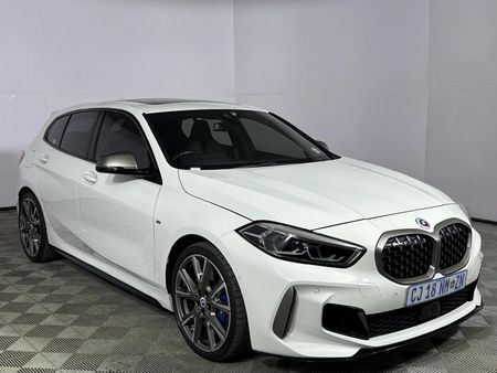 2022-BMW-1-Series-M135i-xDrive_15