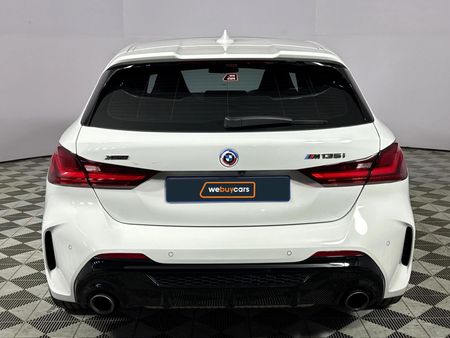 2022-BMW-1-Series-M135i-xDrive_17