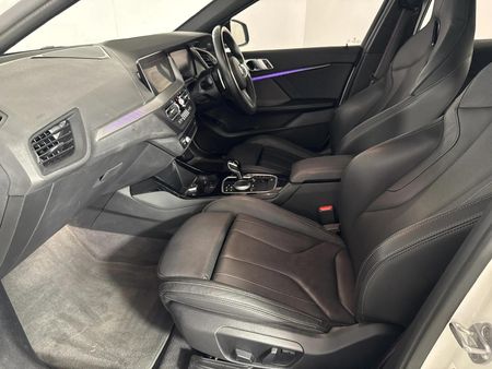 2022-BMW-1-Series-M135i-xDrive_8