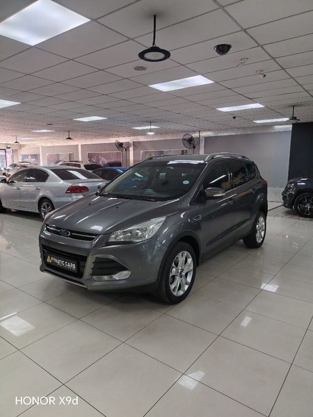 2014-Ford-Kuga-16-EcoBoost-Ambiente_2