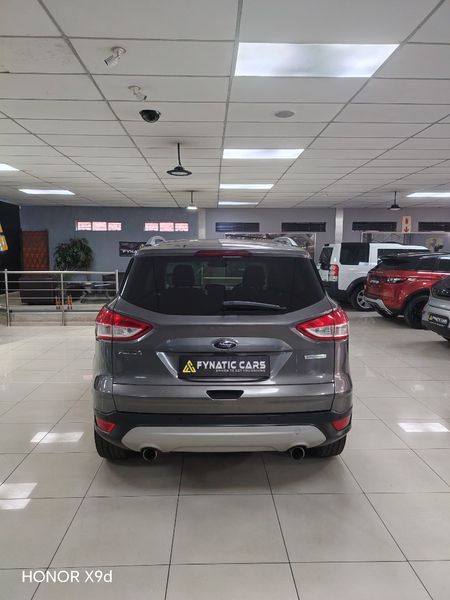 2014-Ford-Kuga-16-EcoBoost-Ambiente_4