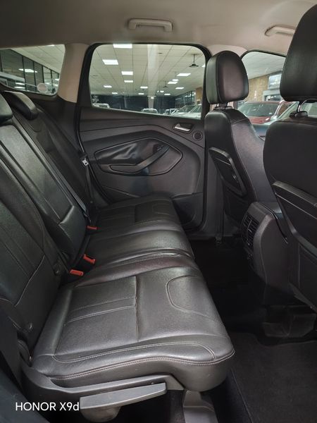 2014-Ford-Kuga-16-EcoBoost-Ambiente_7