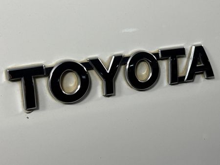 2021-Toyota-Hilux-28-GD-6-Raised-Body-Legend-4x4-Auto-Extended-Cab_10