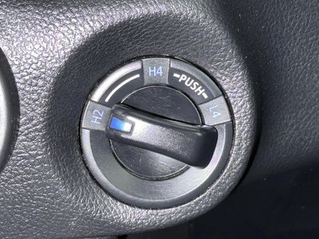 2021-Toyota-Hilux-28-GD-6-Raised-Body-Legend-4x4-Auto-Extended-Cab_13