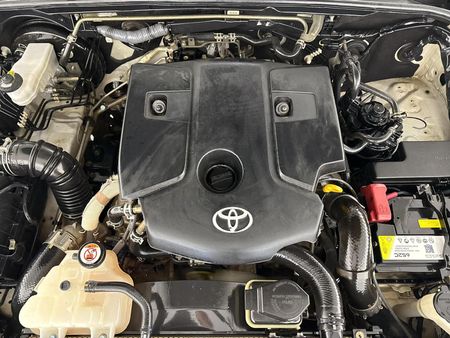 2021-Toyota-Hilux-28-GD-6-Raised-Body-Legend-4x4-Auto-Extended-Cab_14