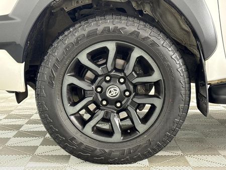 2021-Toyota-Hilux-28-GD-6-Raised-Body-Legend-4x4-Auto-Extended-Cab_3