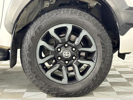 2021-Toyota-Hilux-28-GD-6-Raised-Body-Legend-4x4-Auto-Extended-Cab_4