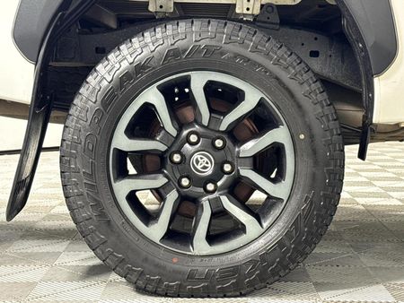 2021-Toyota-Hilux-28-GD-6-Raised-Body-Legend-4x4-Auto-Extended-Cab_6