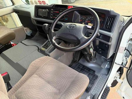 2025-Toyota-Coaster-28D-GL-Auto-23-Seater_5