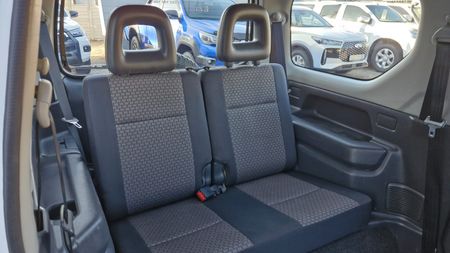 2012-Suzuki-Jimny-13_9