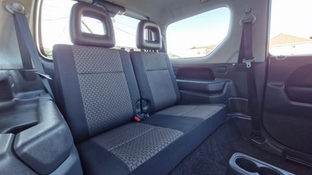 2012-Suzuki-Jimny-13_15