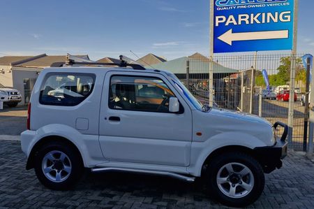 2012-Suzuki-Jimny-13_5