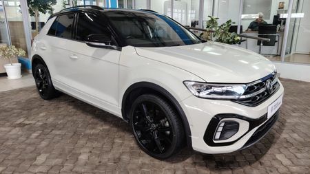 2022-Volkswagen-T-Roc-20-TSI-4M-R-Line-Auto_0