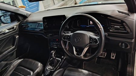 2022-Volkswagen-T-Roc-20-TSI-4M-R-Line-Auto_11