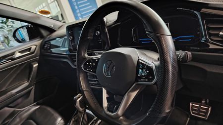 2022-Volkswagen-T-Roc-20-TSI-4M-R-Line-Auto_12