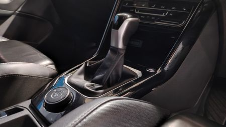 2022-Volkswagen-T-Roc-20-TSI-4M-R-Line-Auto_13