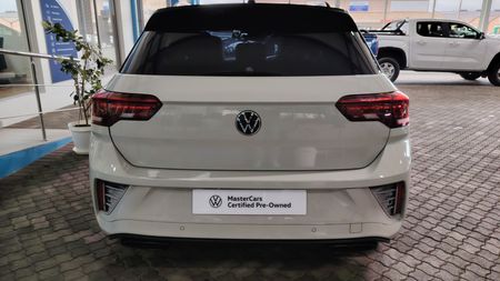 2022-Volkswagen-T-Roc-20-TSI-4M-R-Line-Auto_4
