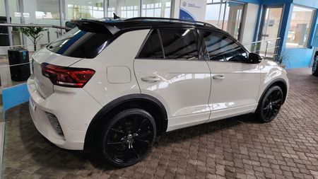 2022-Volkswagen-T-Roc-20-TSI-4M-R-Line-Auto_5