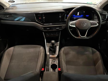 2022-Volkswagen-Polo-10-TSI-Life_9