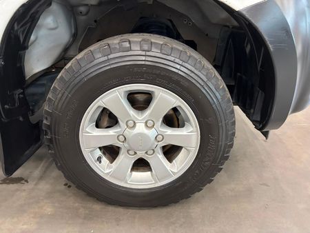 2017-Isuzu-KB-250D-Leed-Fleetside-Single-Cab_13
