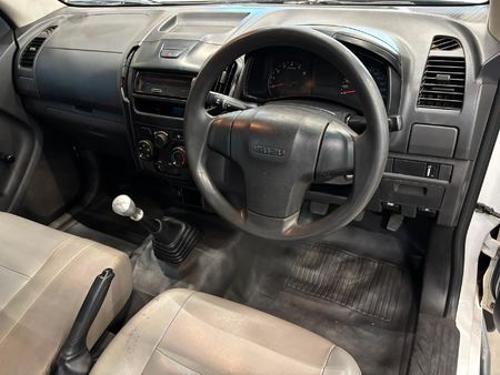2017-Isuzu-KB-250D-Leed-Fleetside-Single-Cab_8