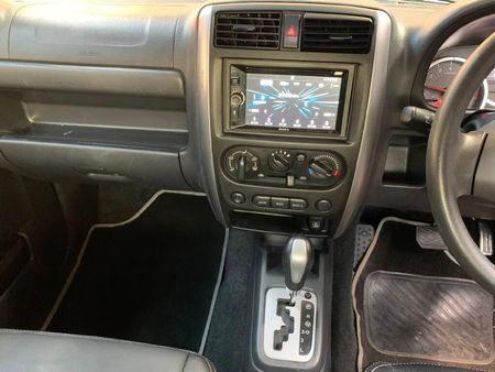 2018-Suzuki-Jimny-13-Auto_12