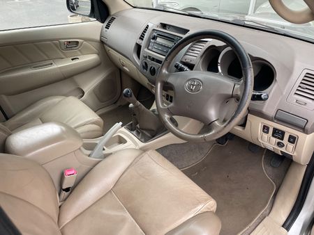 2008-Toyota-Fortuner-30-D-4D-4x4_9