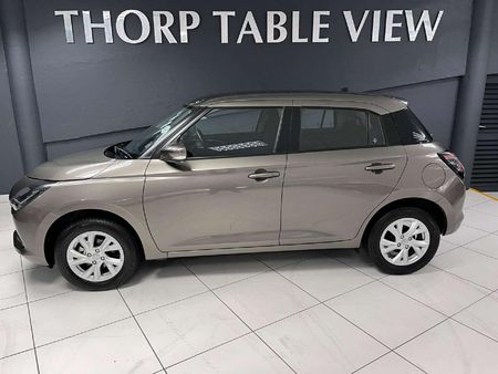 2025-Suzuki-Swift-12-GL_3