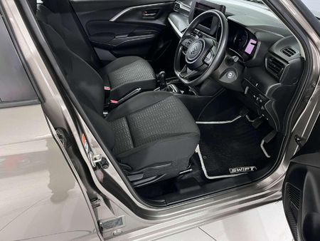 2025-Suzuki-Swift-12-GL_6