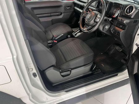 2023-Suzuki-Jimny-15-GLX-Auto_6