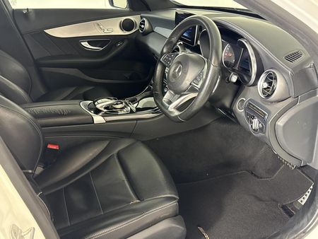 2015-Mercedes-Benz-C-Class-C-220-Bluetec-AMG-Line-Auto_9