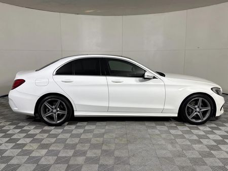 2015-Mercedes-Benz-C-Class-C-220-Bluetec-AMG-Line-Auto_13