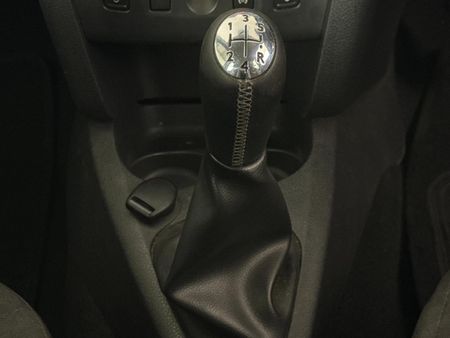 2017-Renault-Sandero-900T-Stepway_10