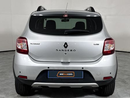 2017-Renault-Sandero-900T-Stepway_17