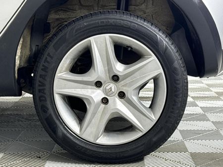 2017-Renault-Sandero-900T-Stepway_6
