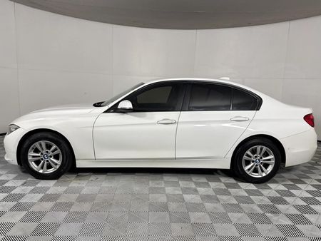 2017-BMW-3-Series-320i-Auto_18