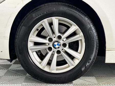 2017-BMW-3-Series-320i-Auto_4