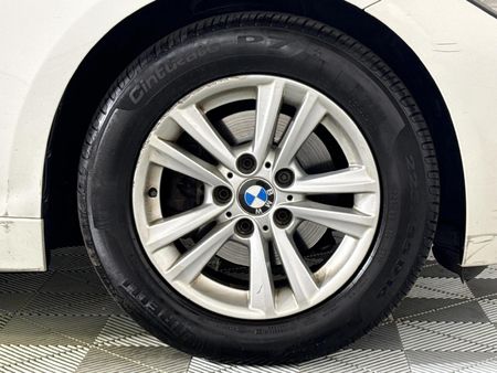 2017-BMW-3-Series-320i-Auto_5